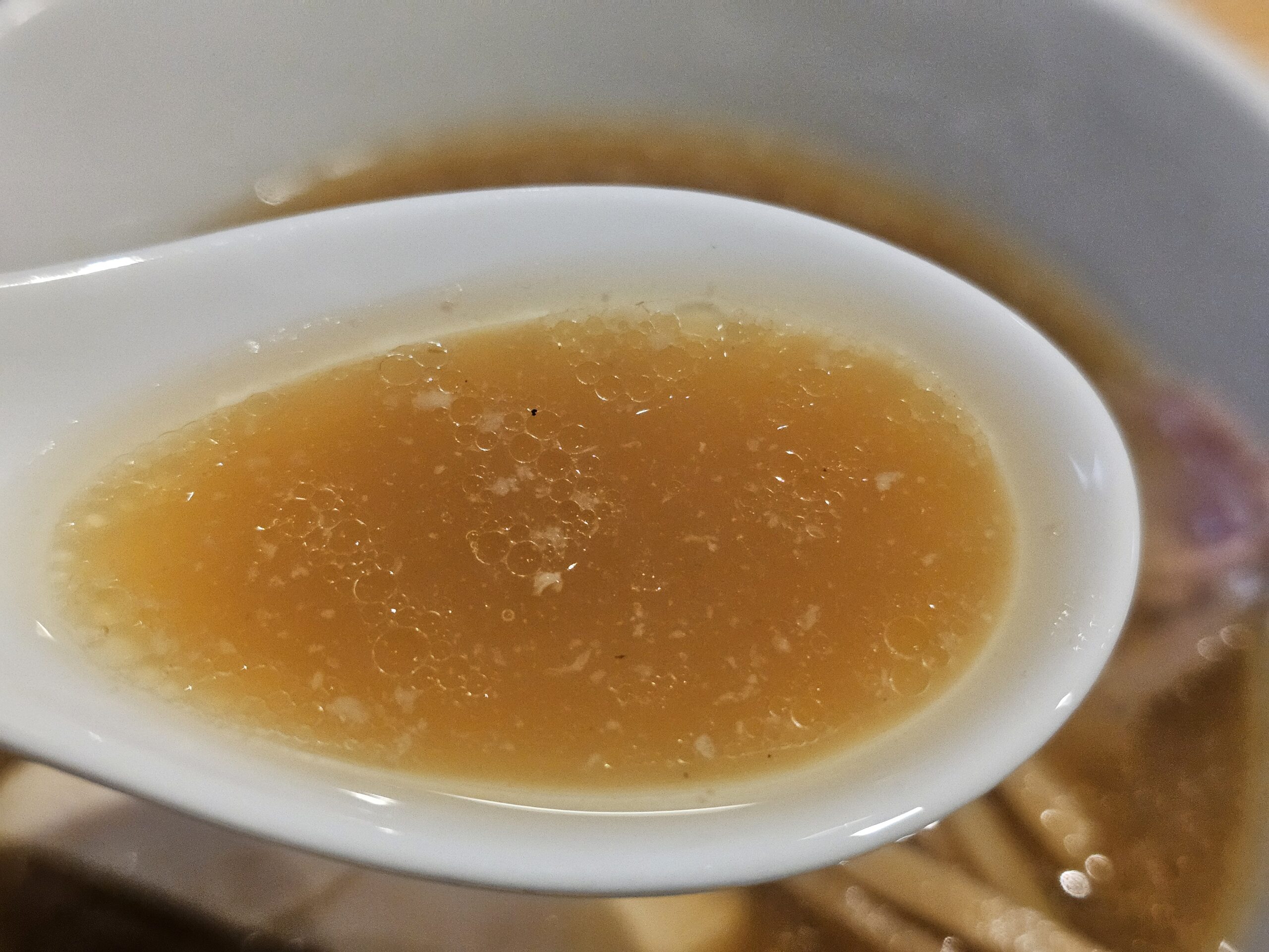 らぁ麺 鷹の羽の濃厚醤油スープ