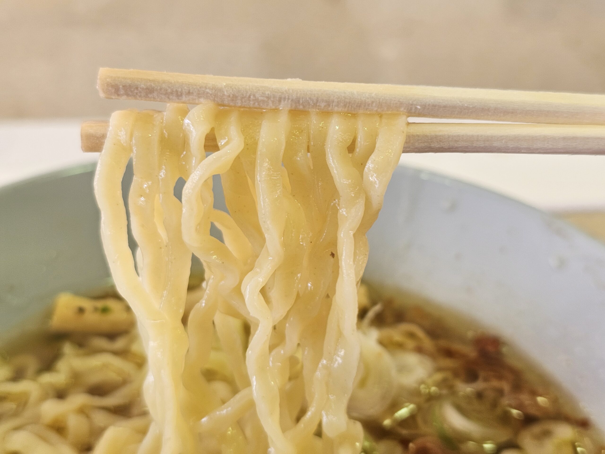 福麺の平打ち中太麺