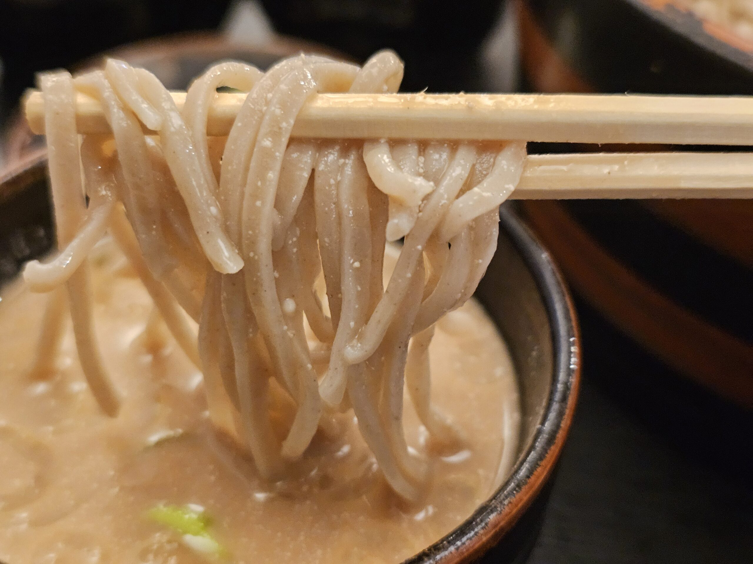 くるみ蕎麦の麺リフト