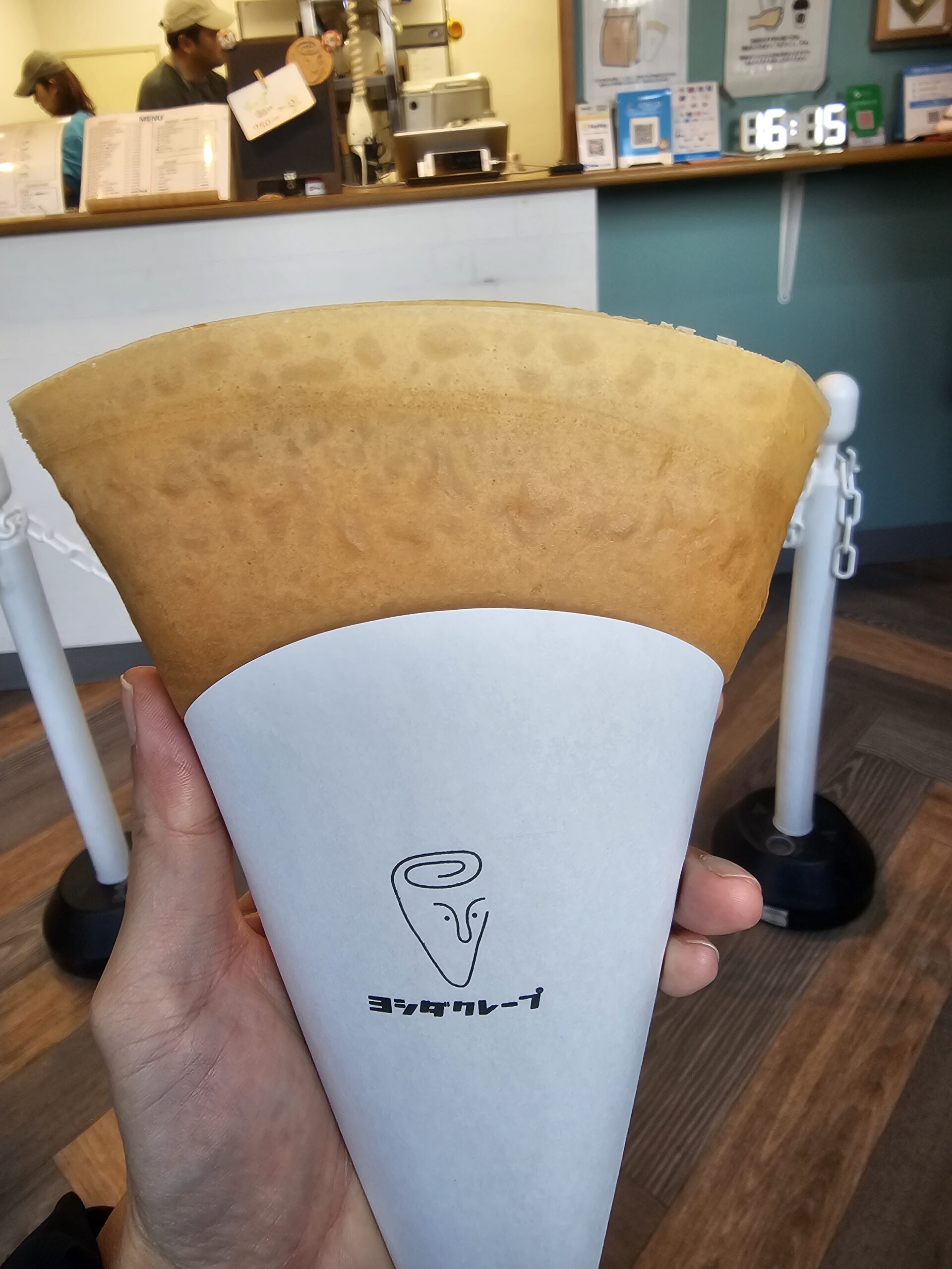 ヨシダクレープのキャラメルアーモンドホイップ