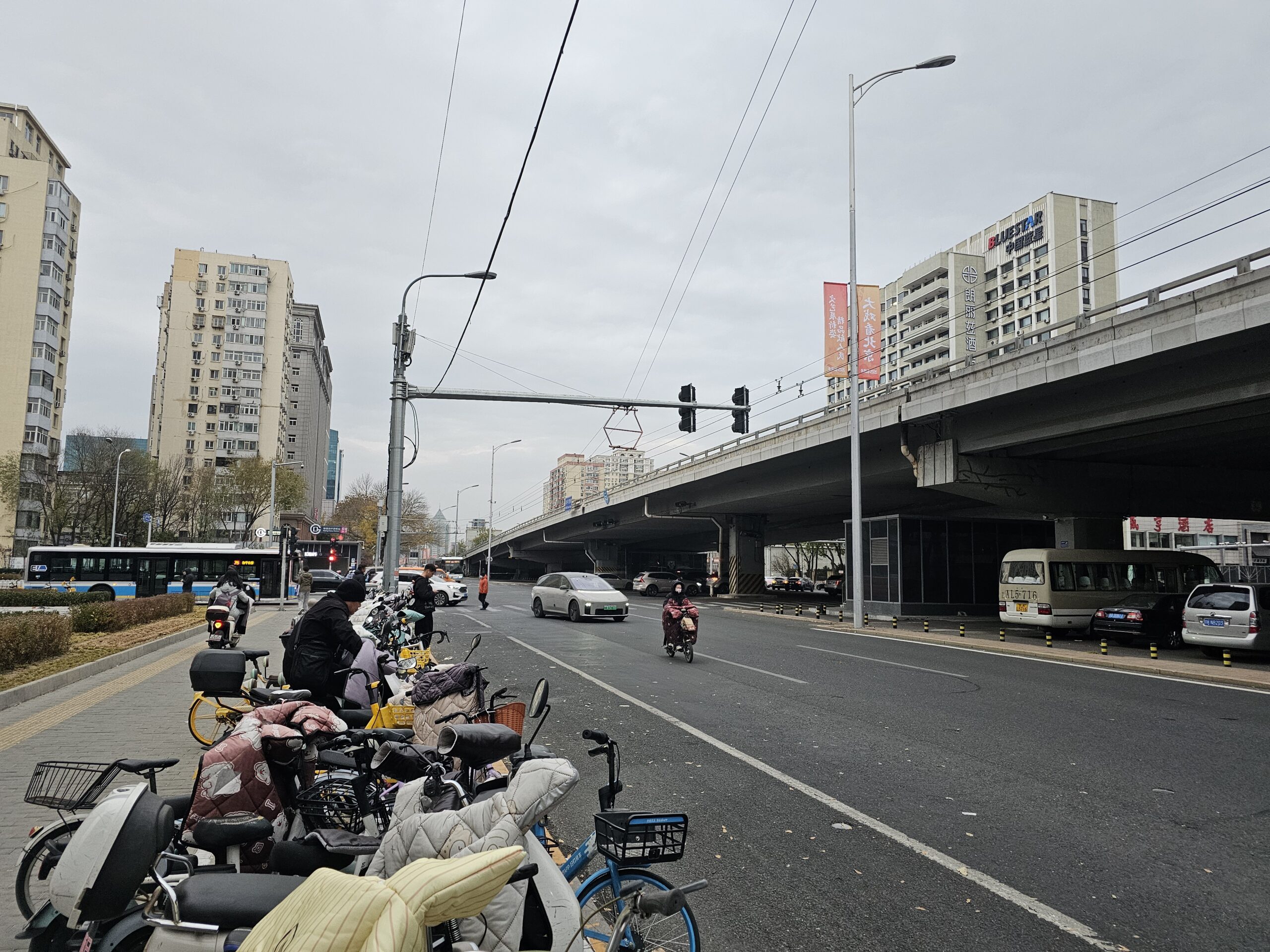 「和平西橋駅」B出口付近