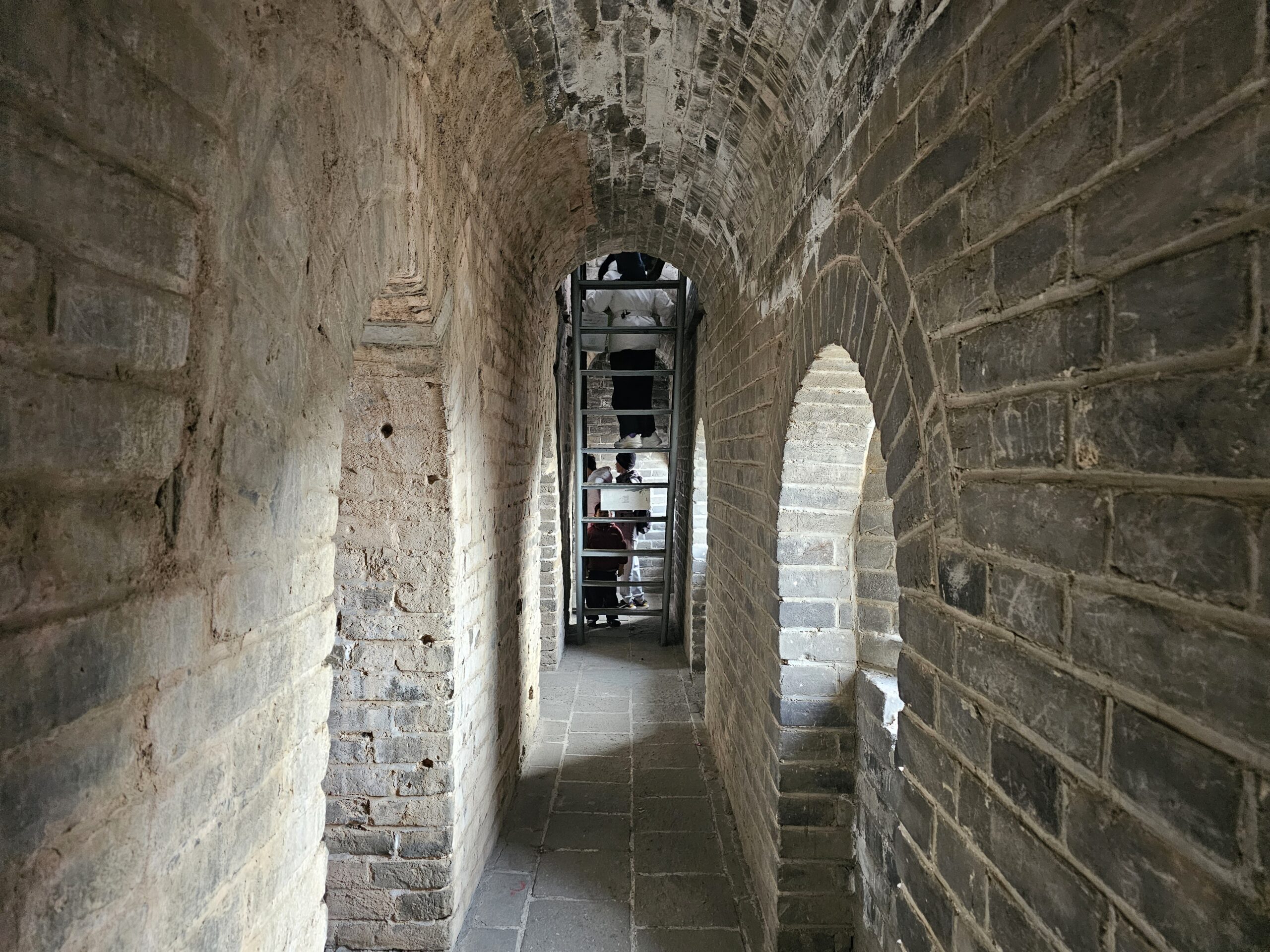 敌楼の中の階段