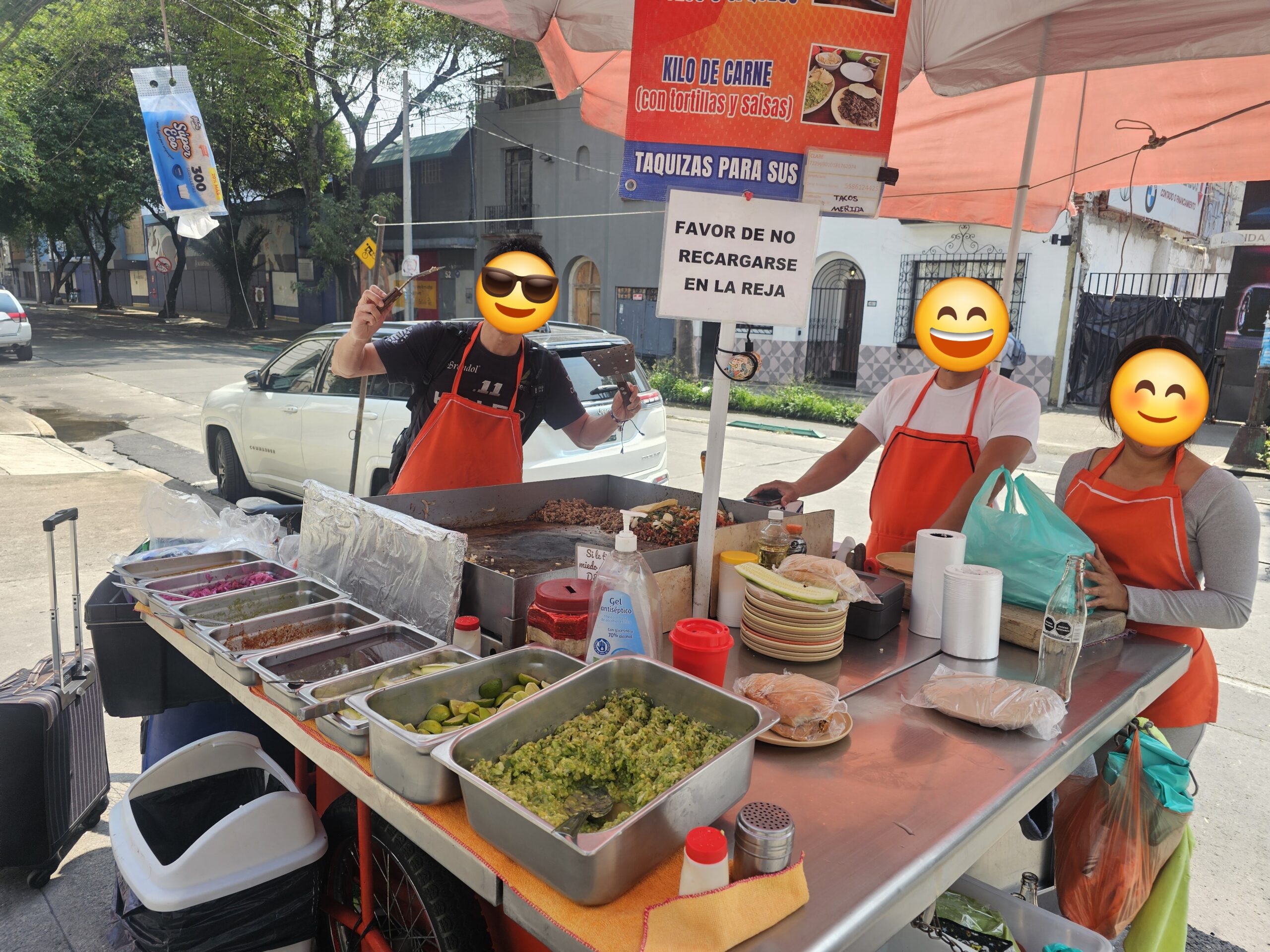 メキシコシティの屋台での記念写真