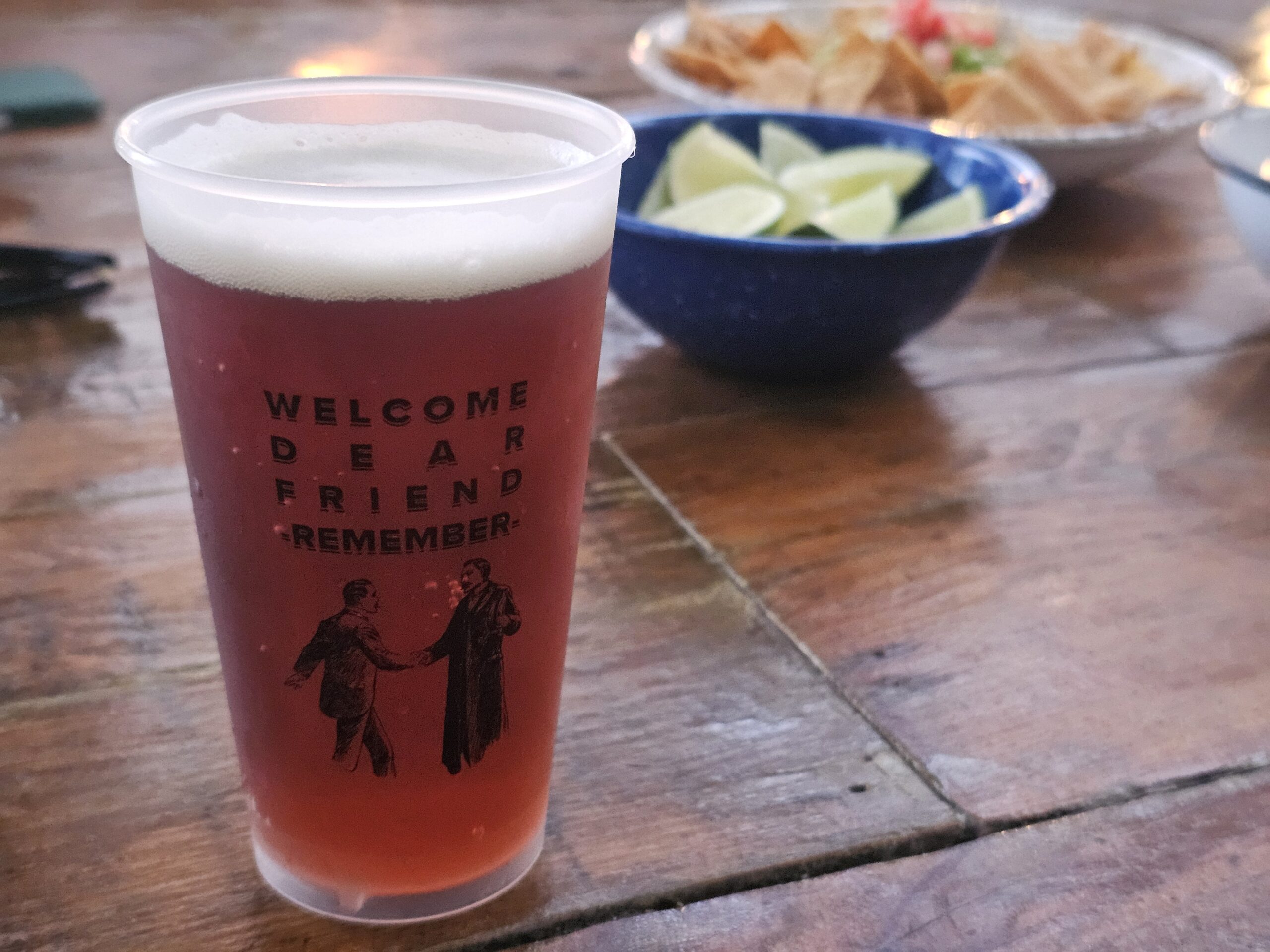 ビールとナチョス