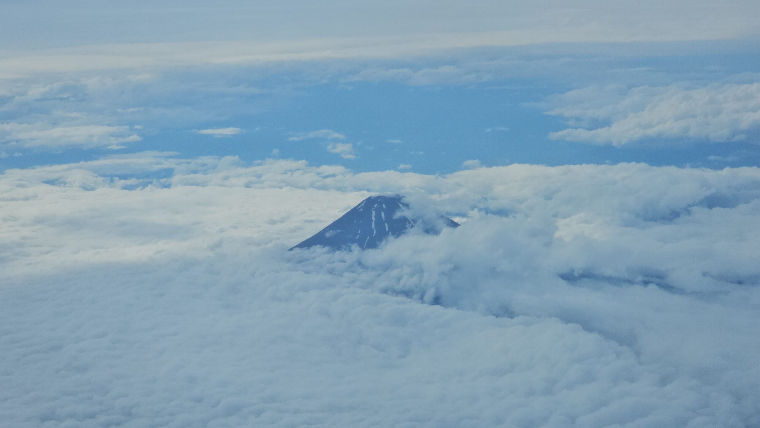 機内から見える富士山
