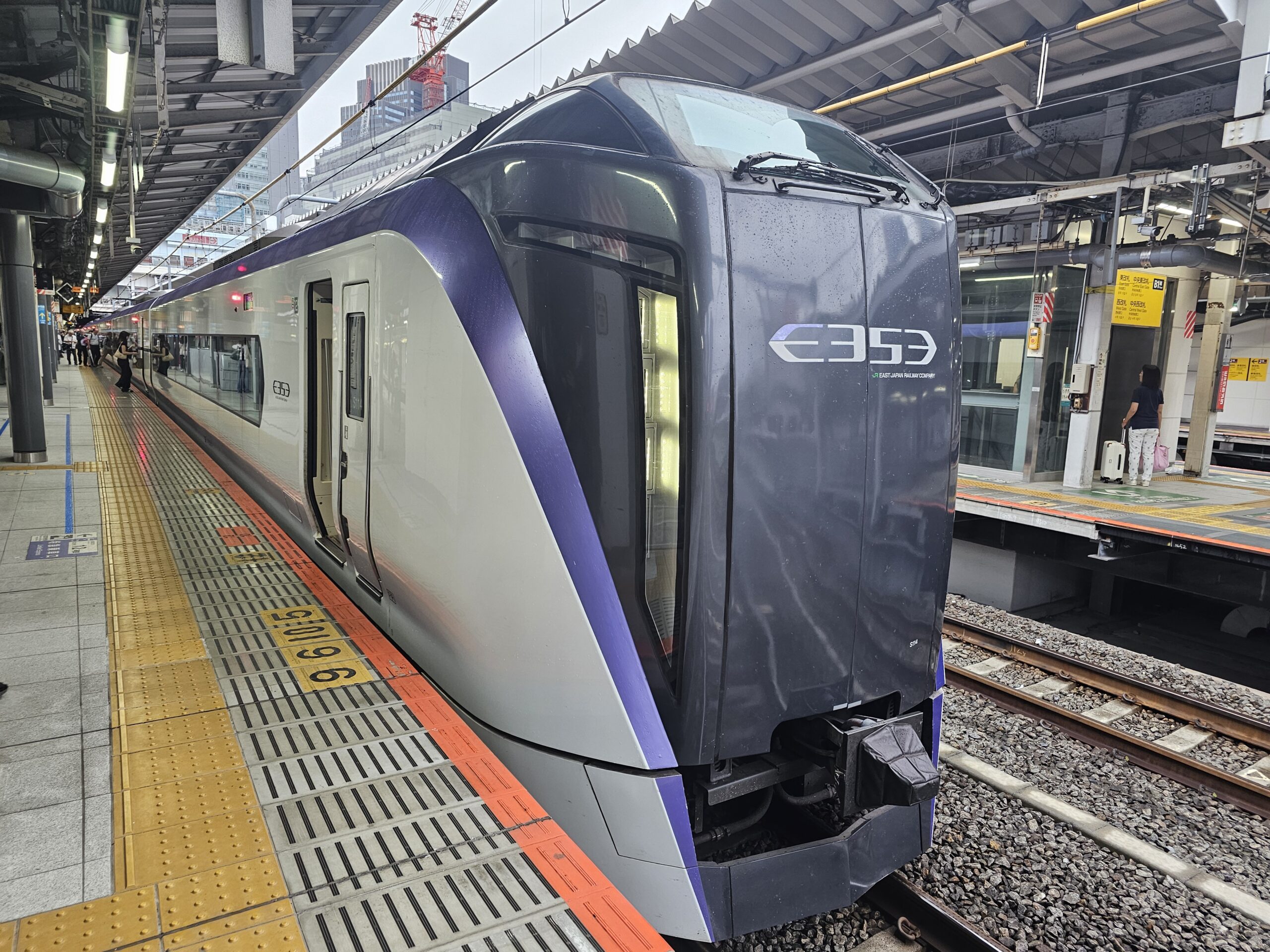 特急かいじ11号