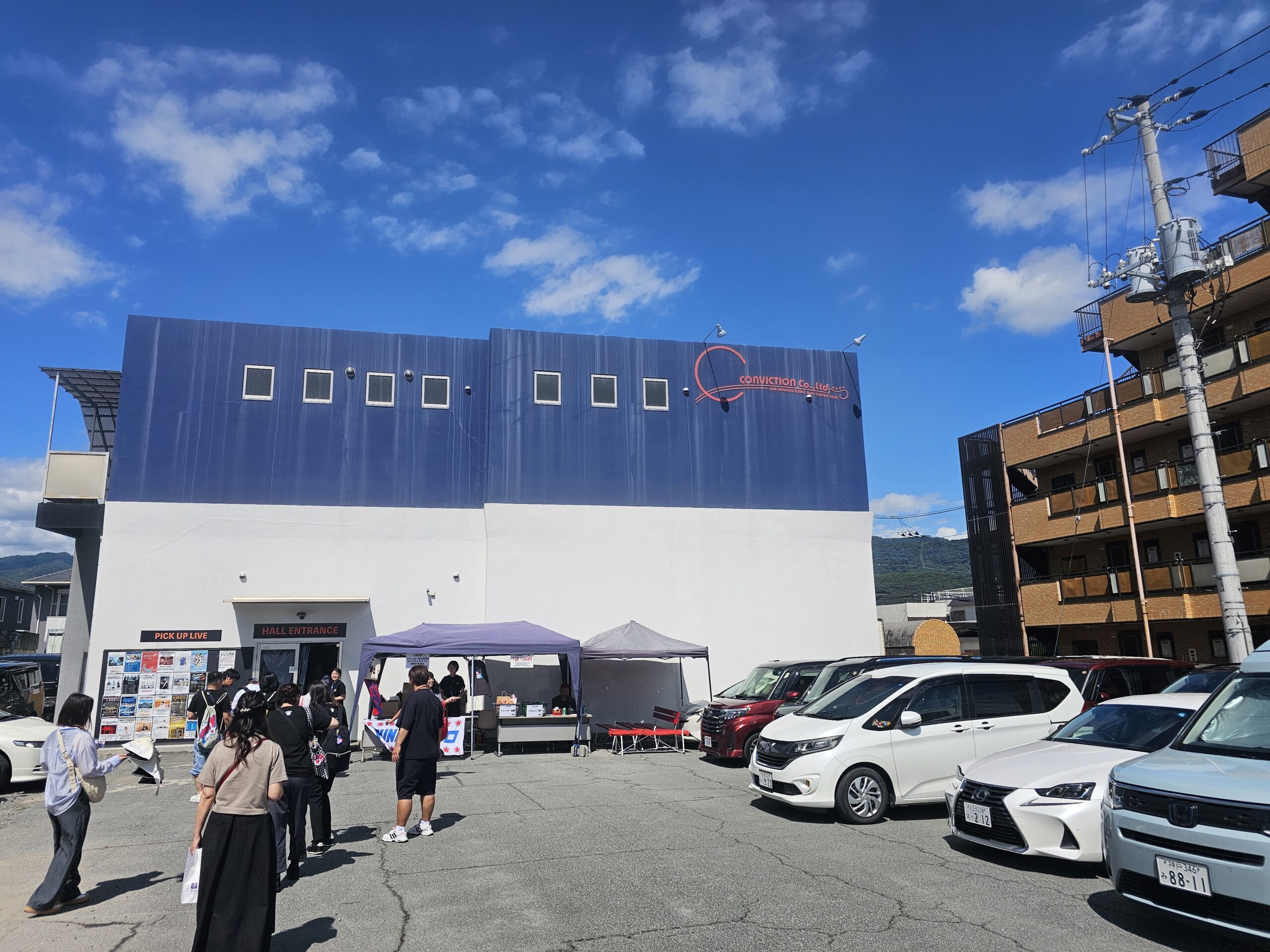 甲府CONVICTIONの外観