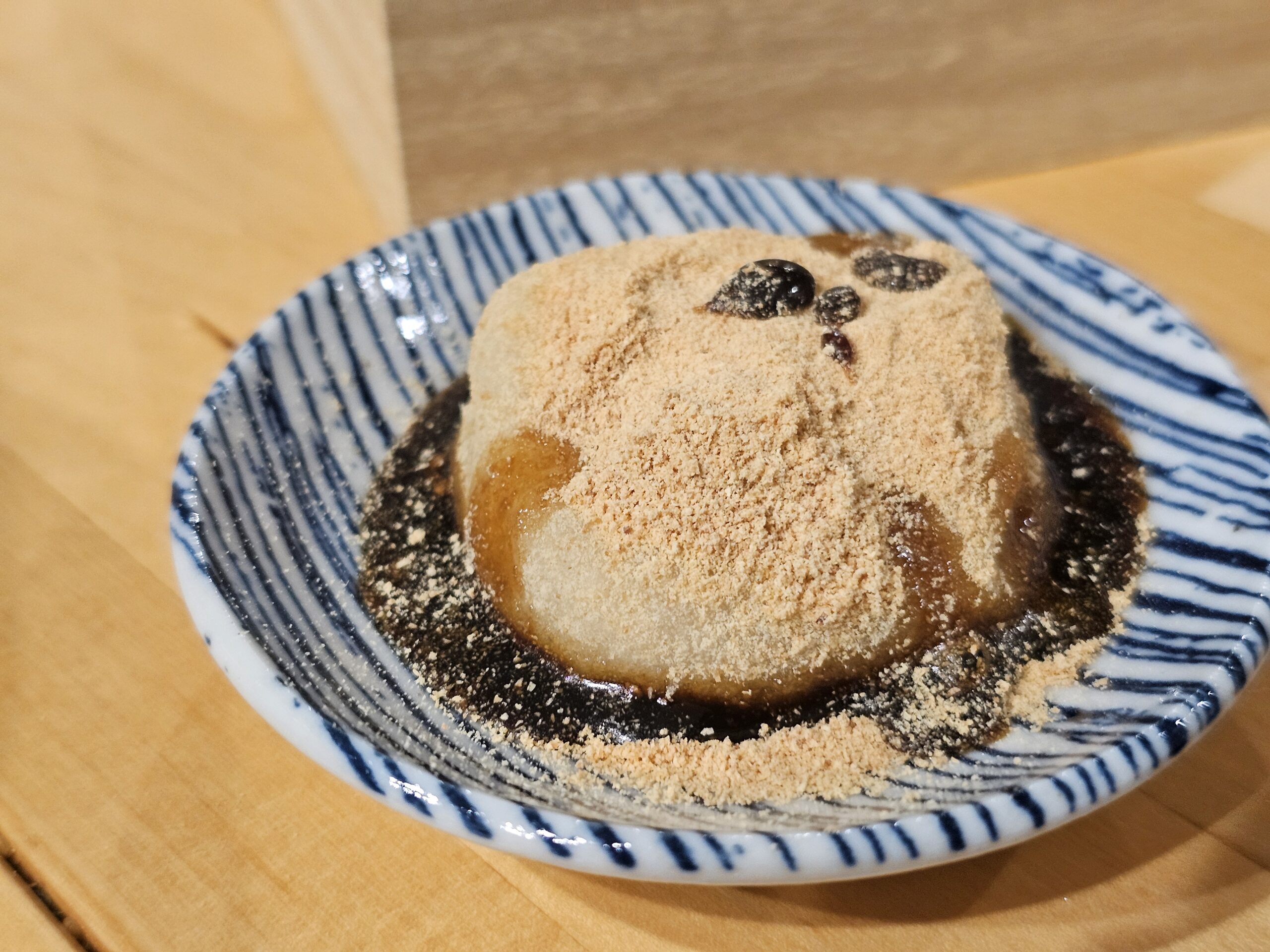 黒蜜をかけた生信玄餅
