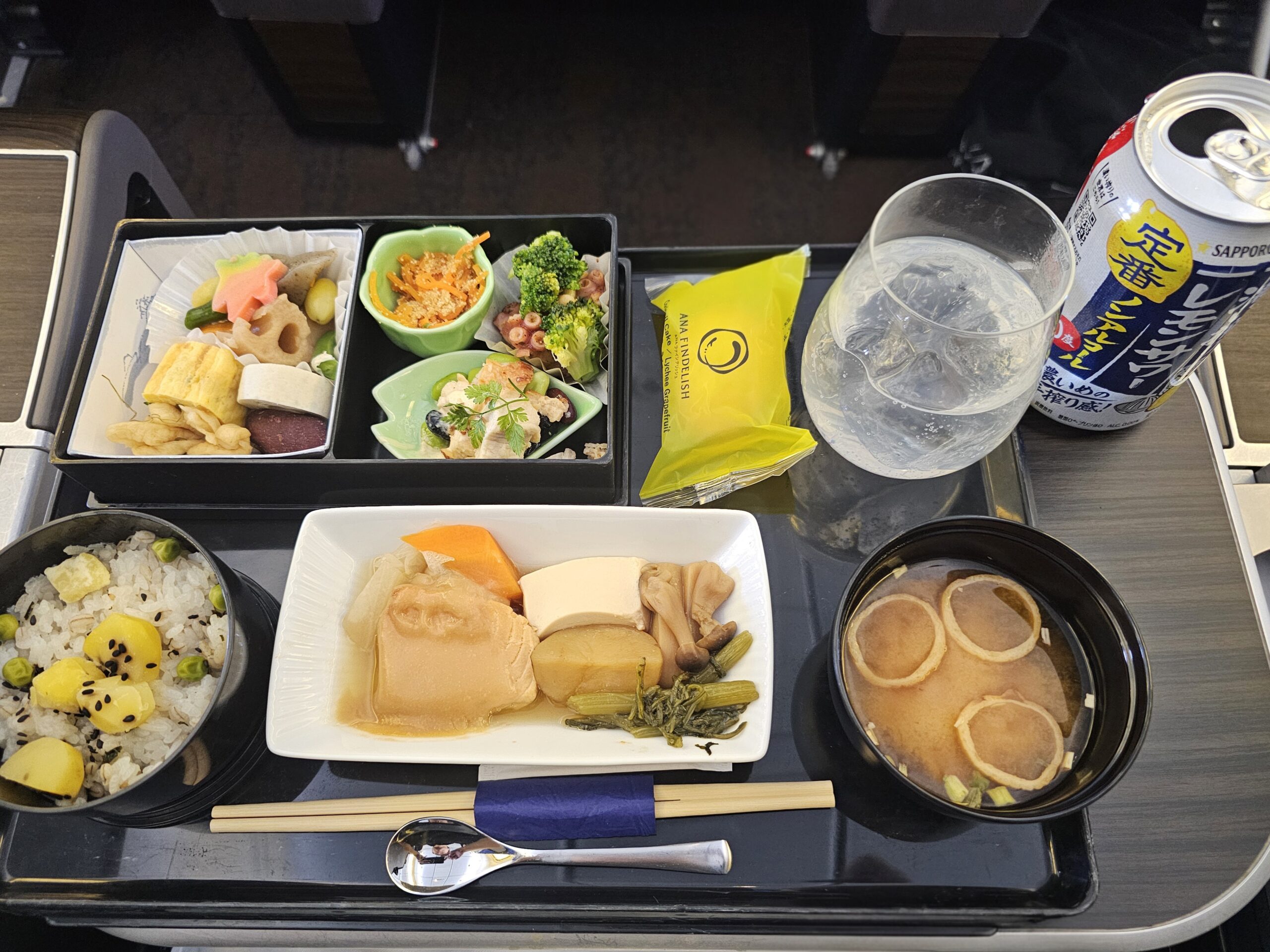 1レグ目の機内食