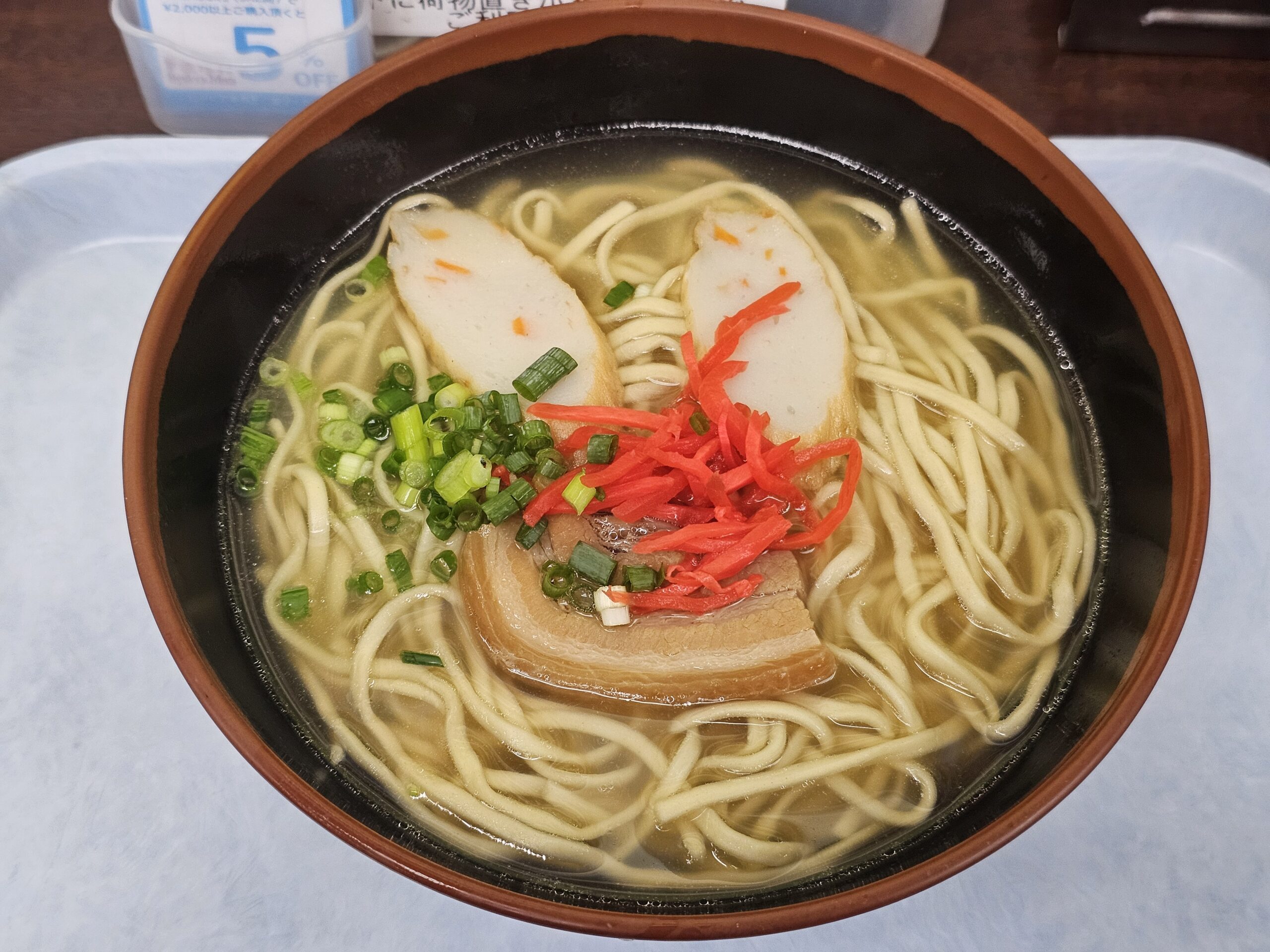 空港食堂の沖縄そば