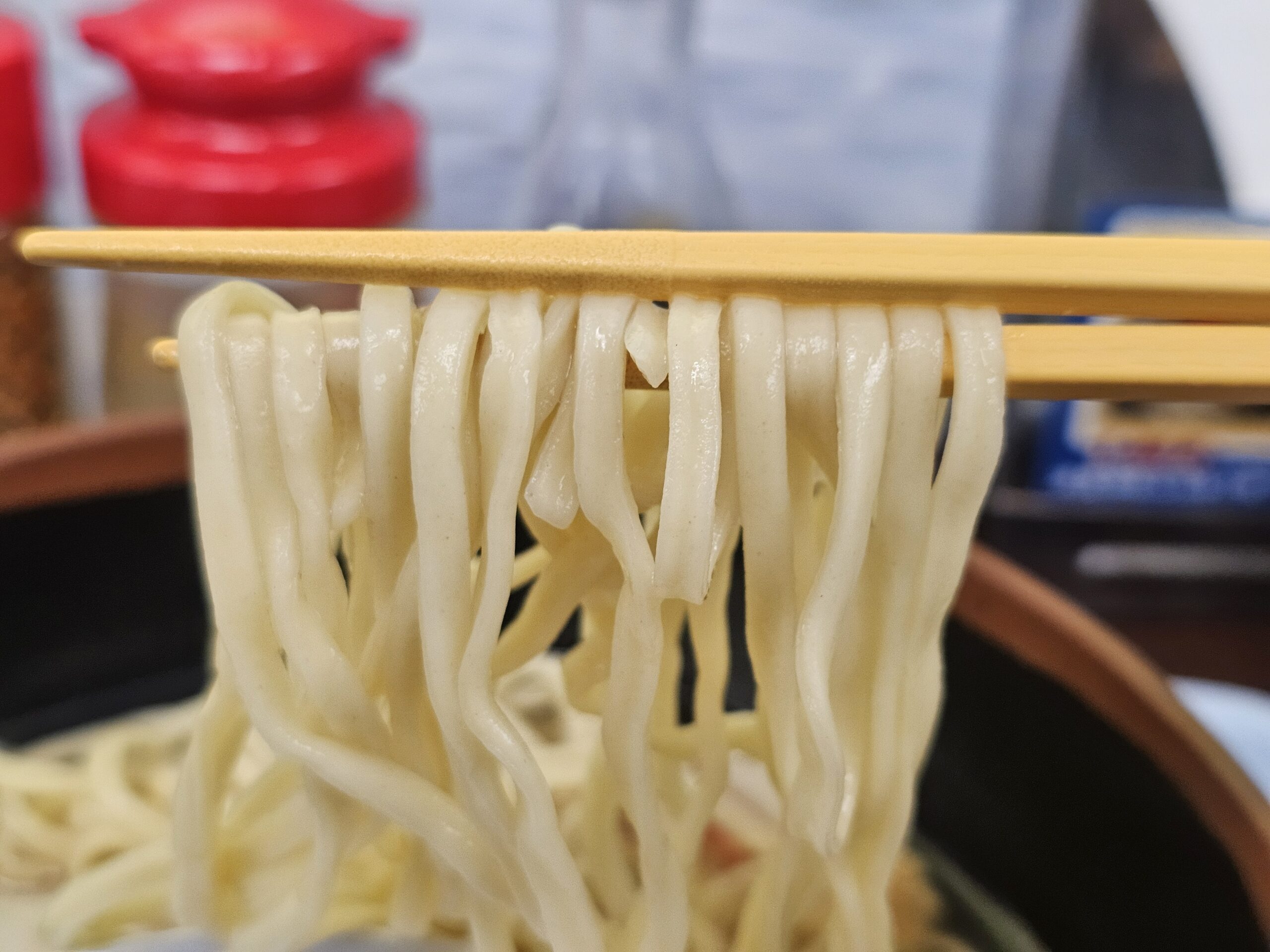 空港食堂の沖縄そばの麺